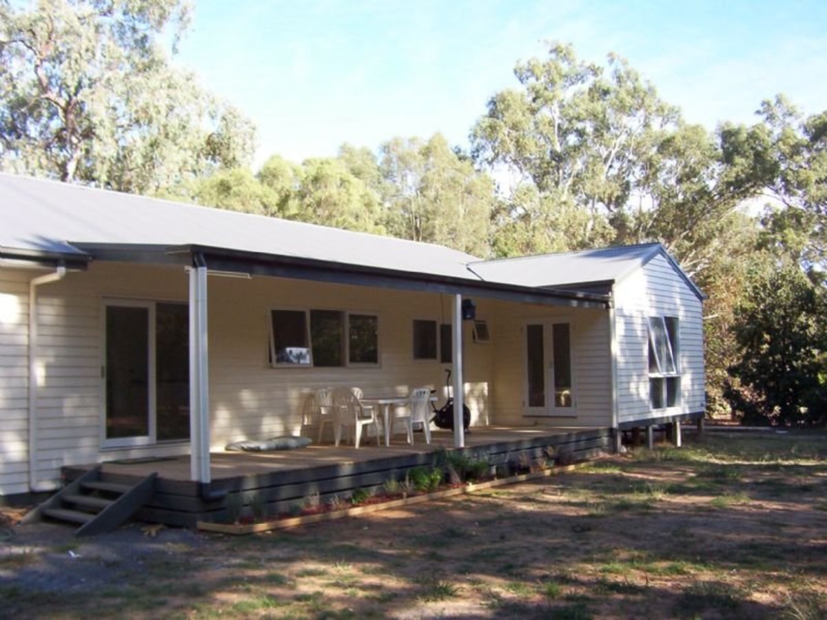 6 Lilac Street, Violet Town