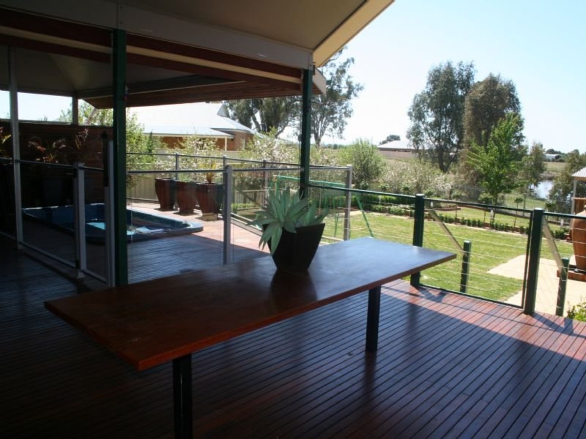 17 Shawbrook Avenue, Benalla