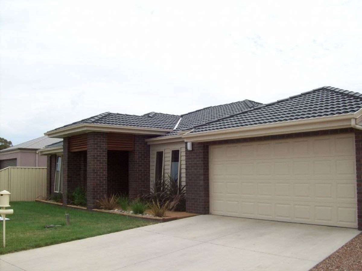 12 McNulty Drive, Benalla
