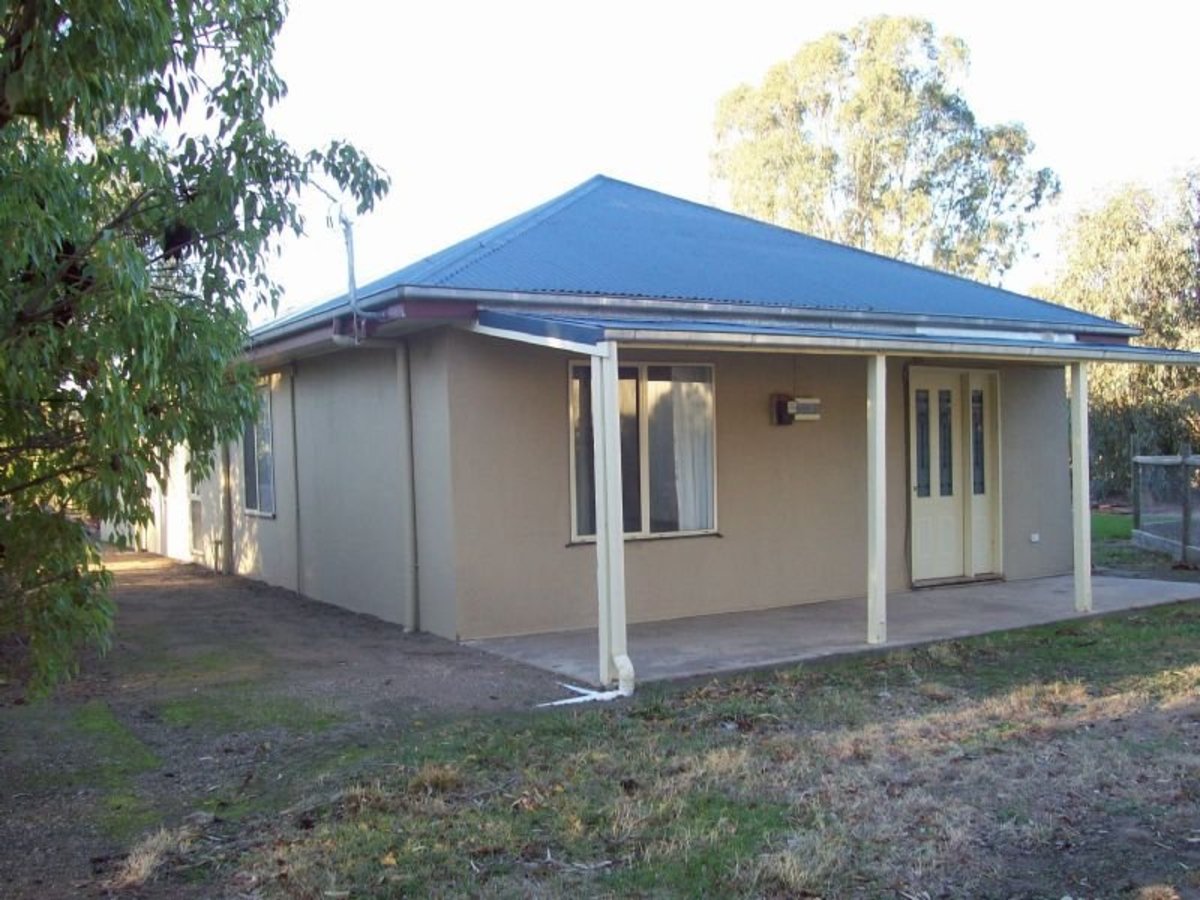 10 Baird Street, Violet Town