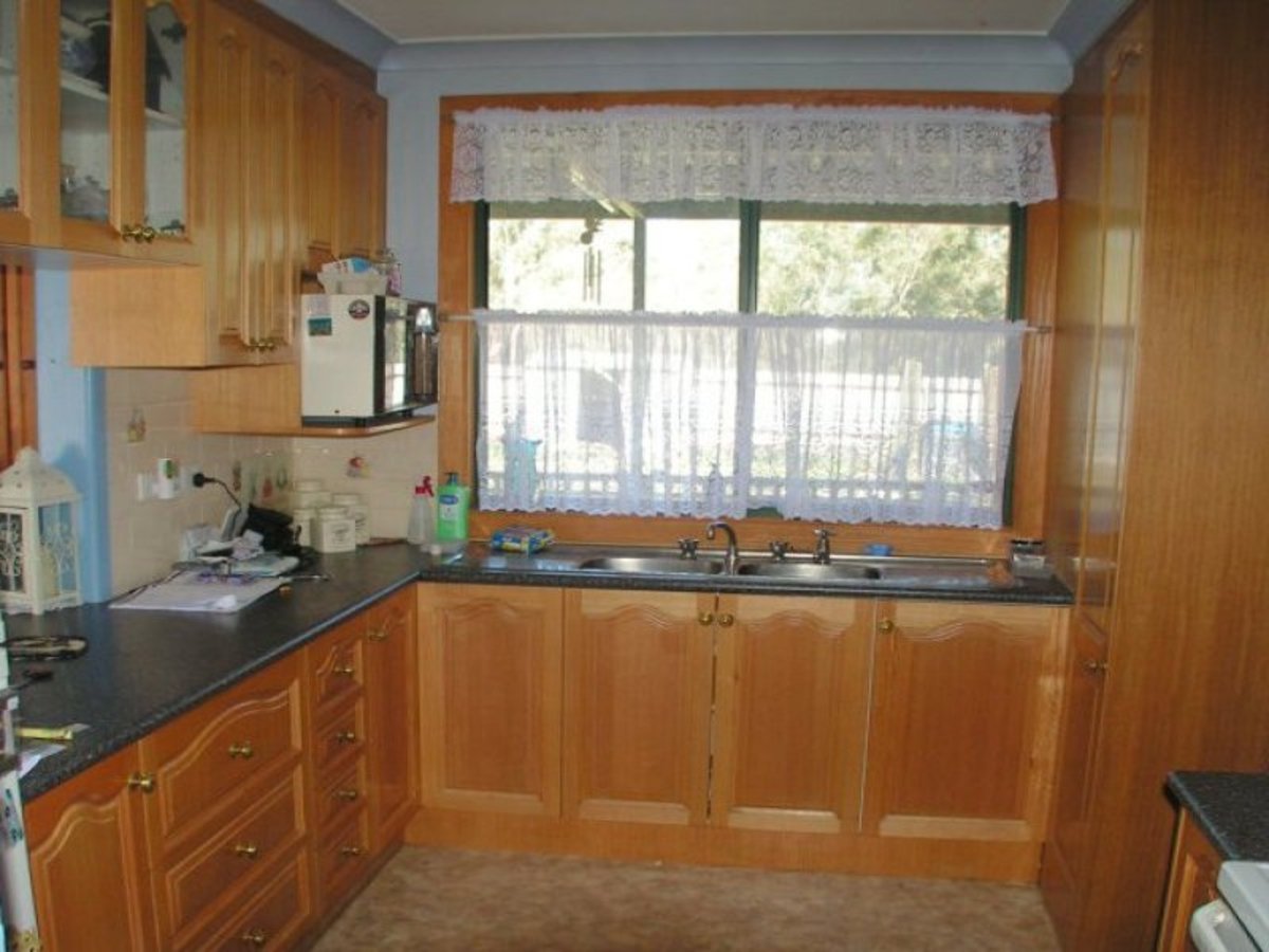 5 Lilac Street, Violet Town