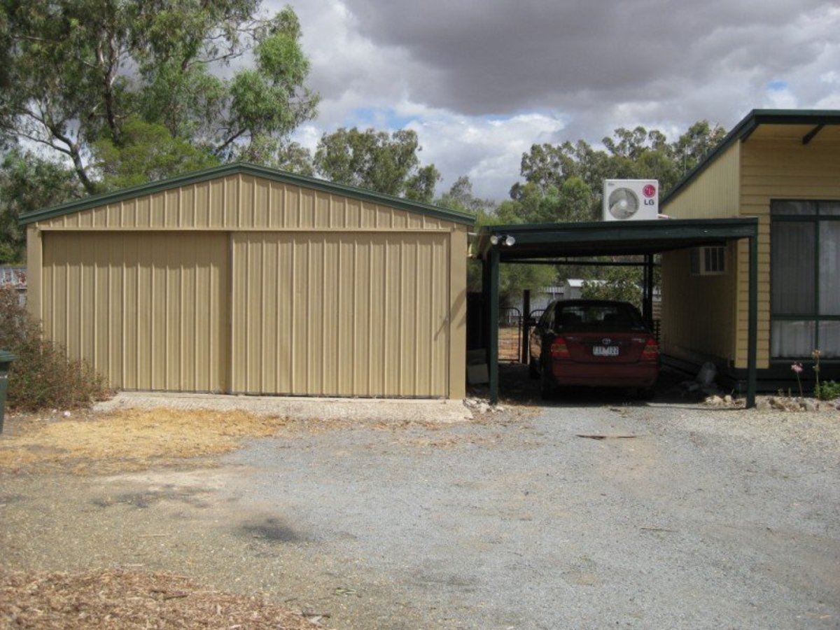 5 Lilac Street, Violet Town