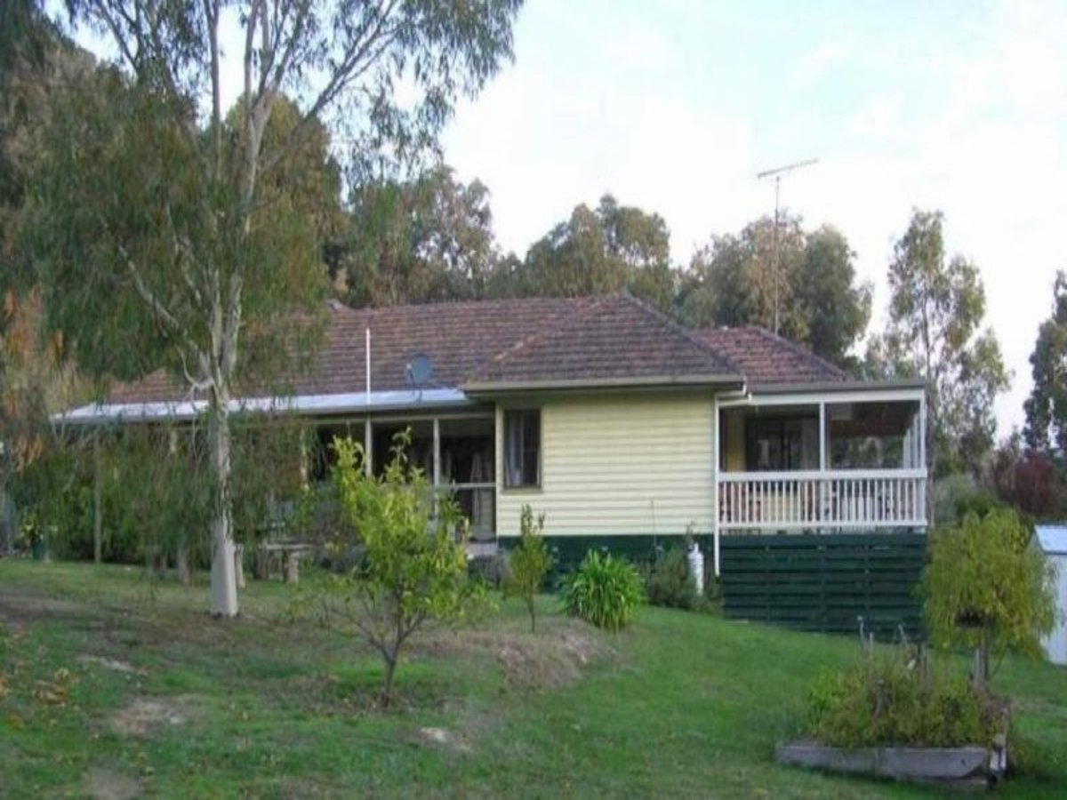 727 Tatong/tolmie Road, Tatong