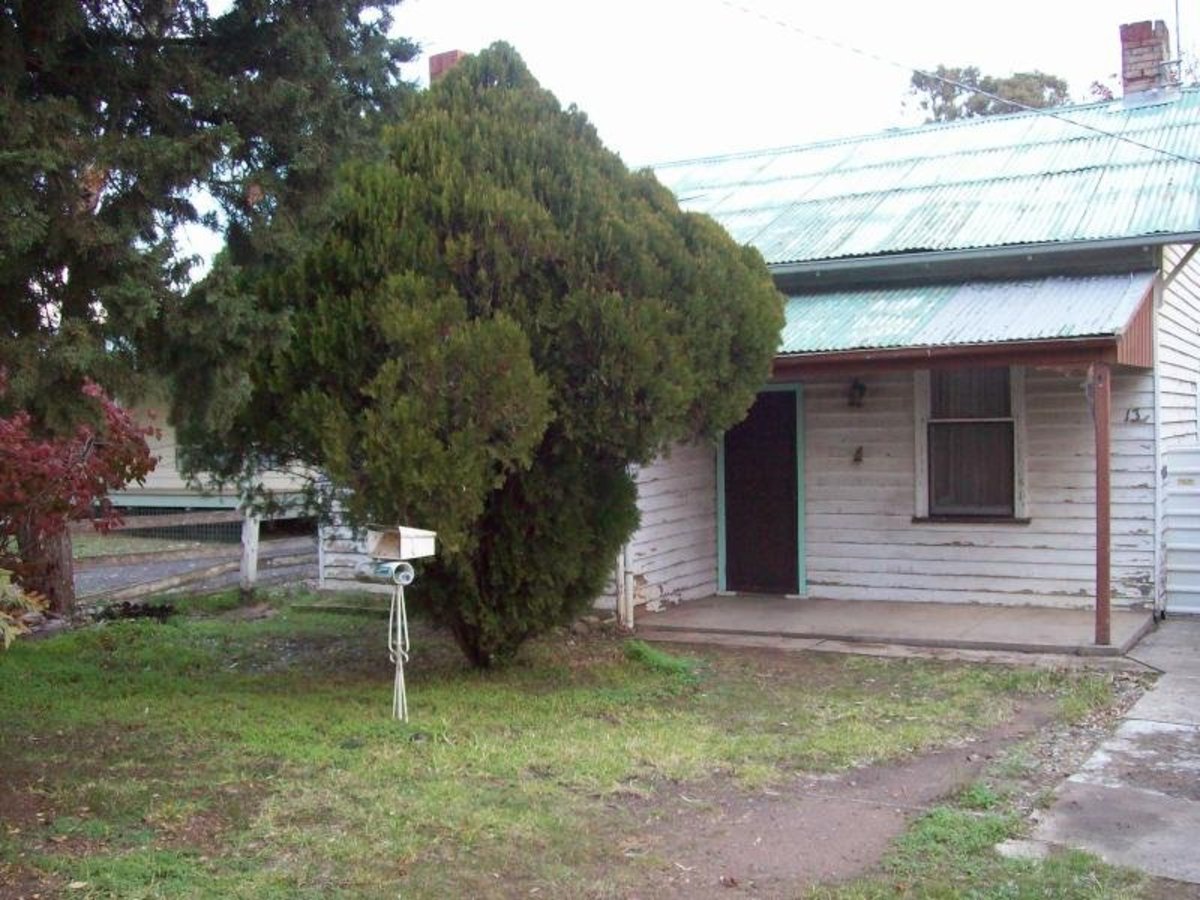 13 Tulip Street, Violet Town