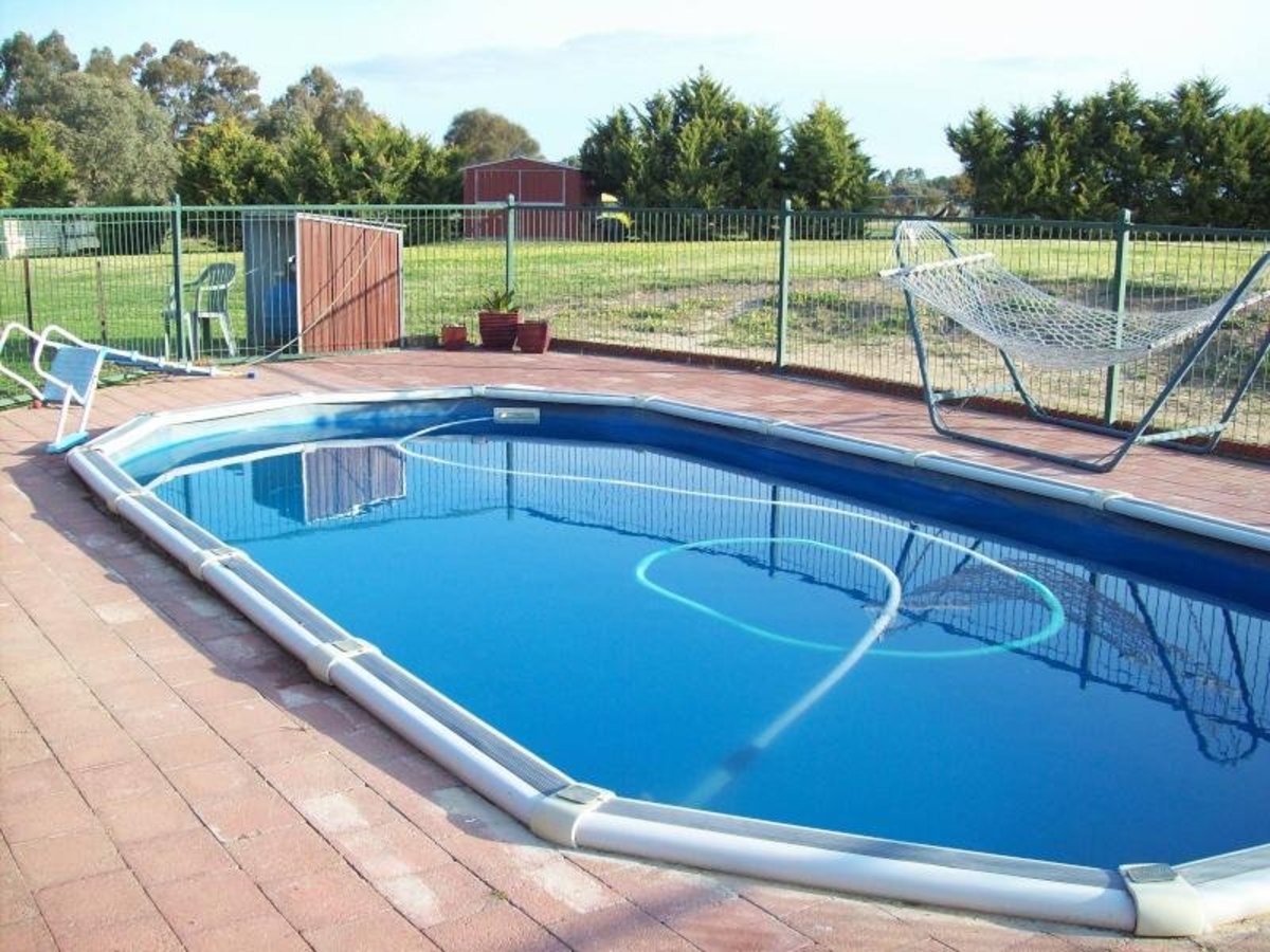 24 Lakeside Drive, Chesney Vale