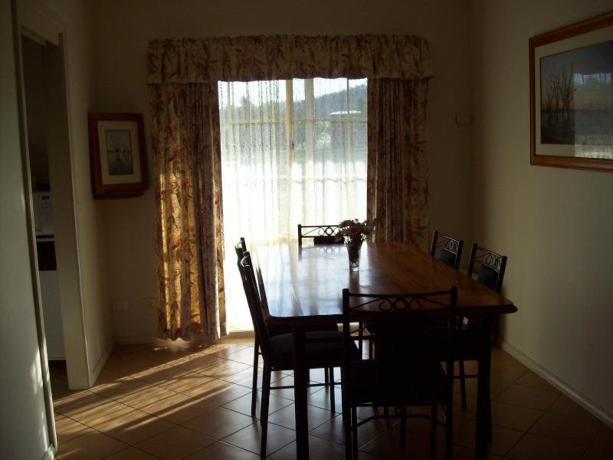 24 Lakeside Drive, Chesney Vale