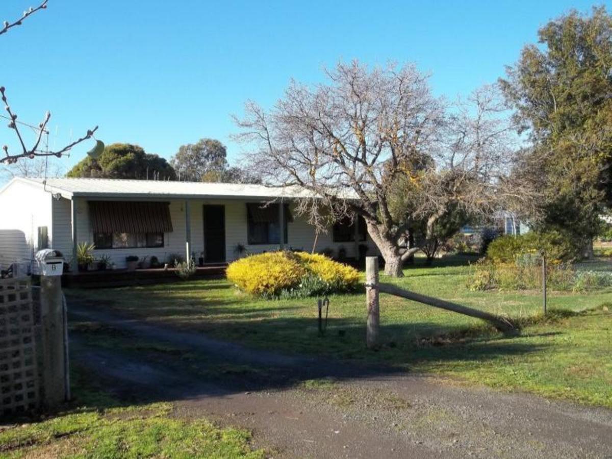 8 Connolly Street, Violet Town