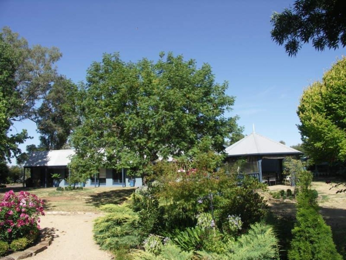 12 Grant Drive, Benalla
