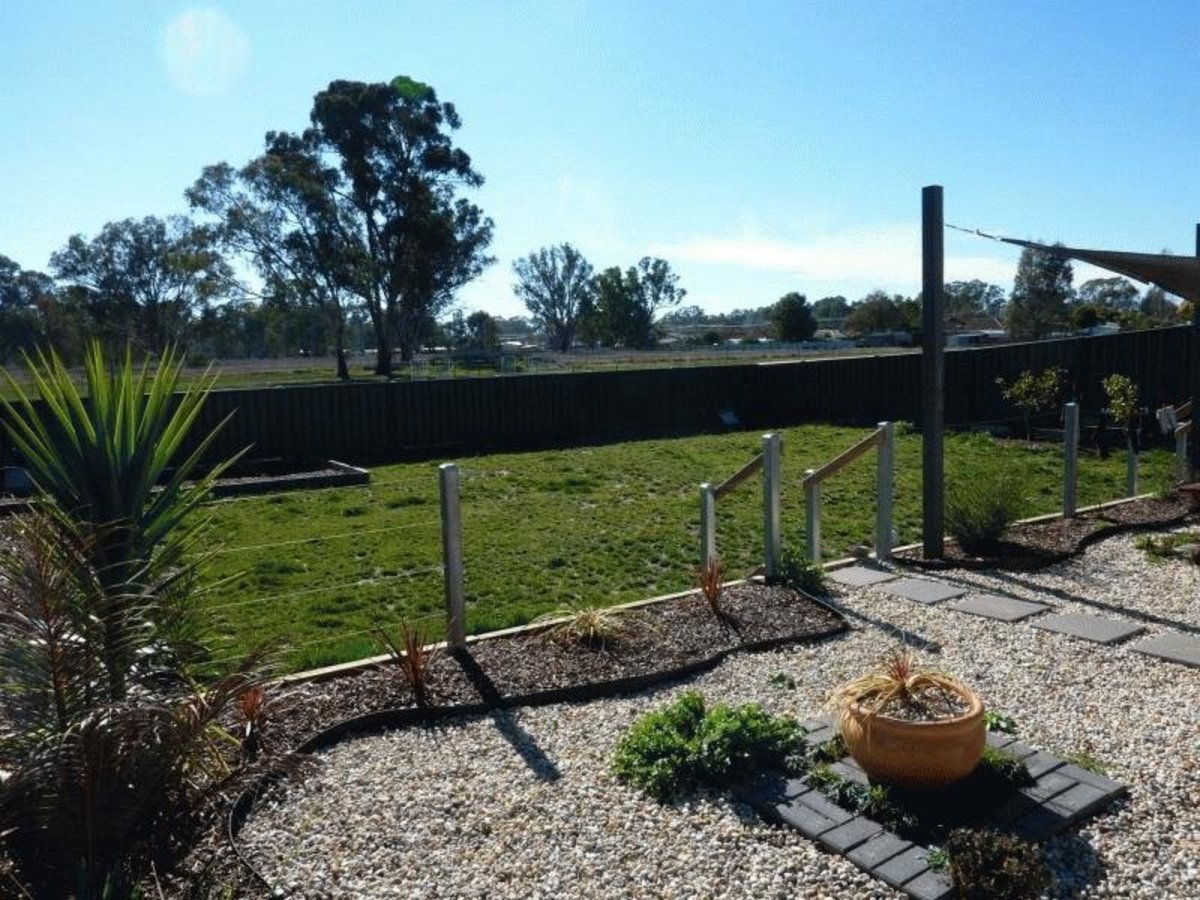 6 Stapleton Court, Benalla