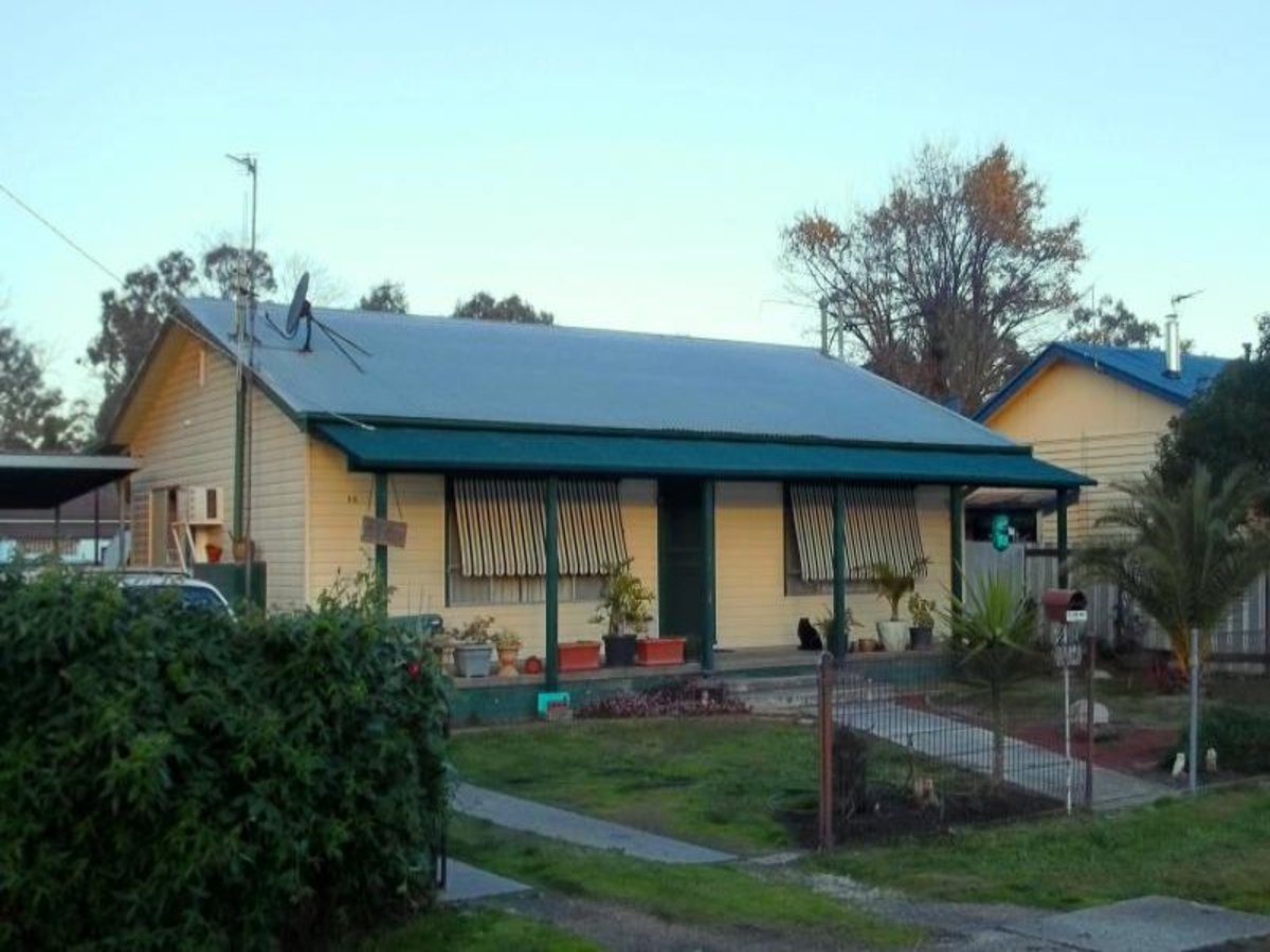 16 Holloway Street, Benalla
