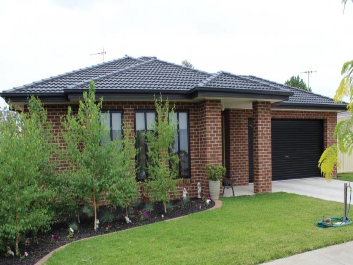 8 McNulty Drive, Benalla