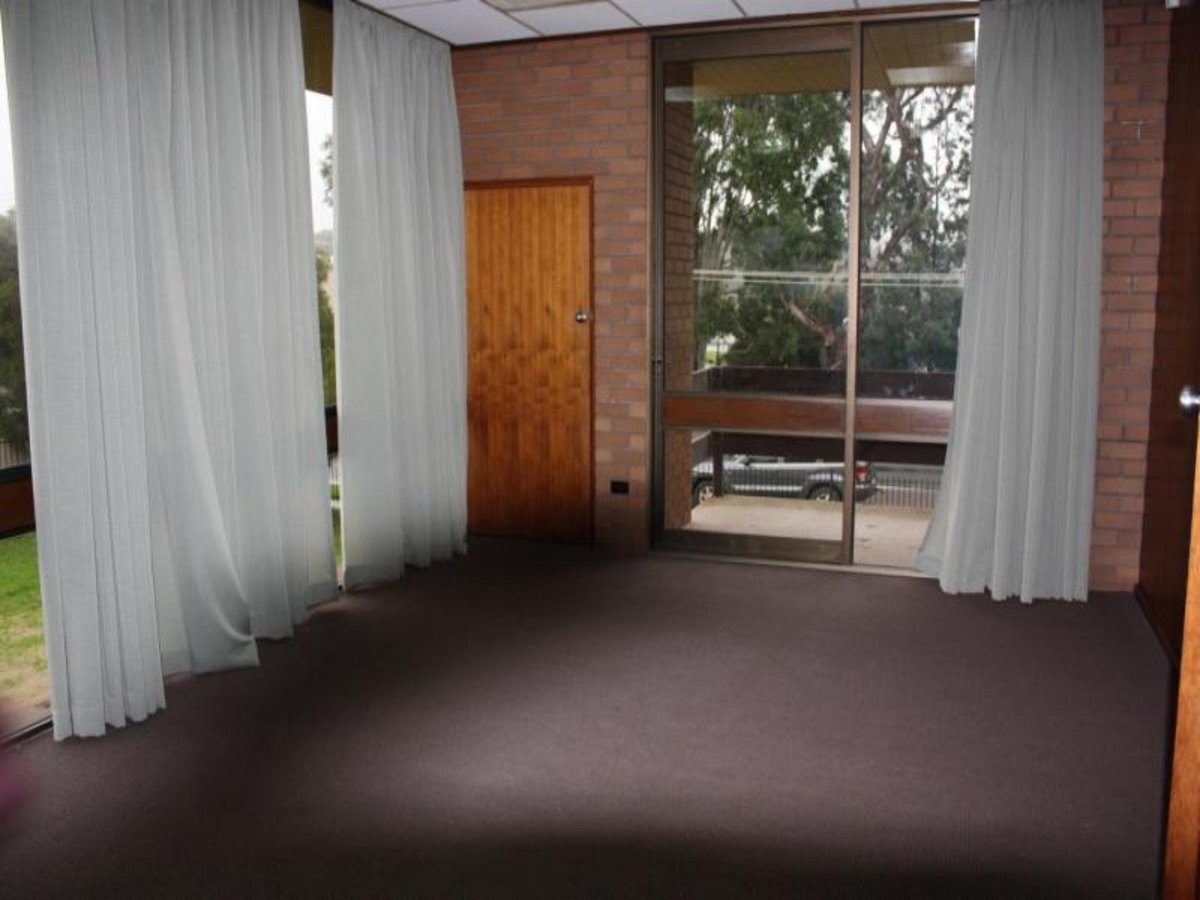 8 Maginness Street, Benalla