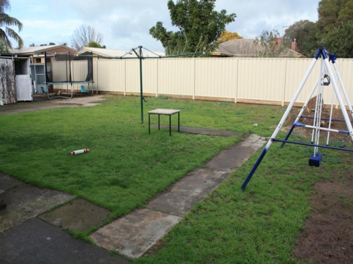 12 Meadows Avenue, Benalla