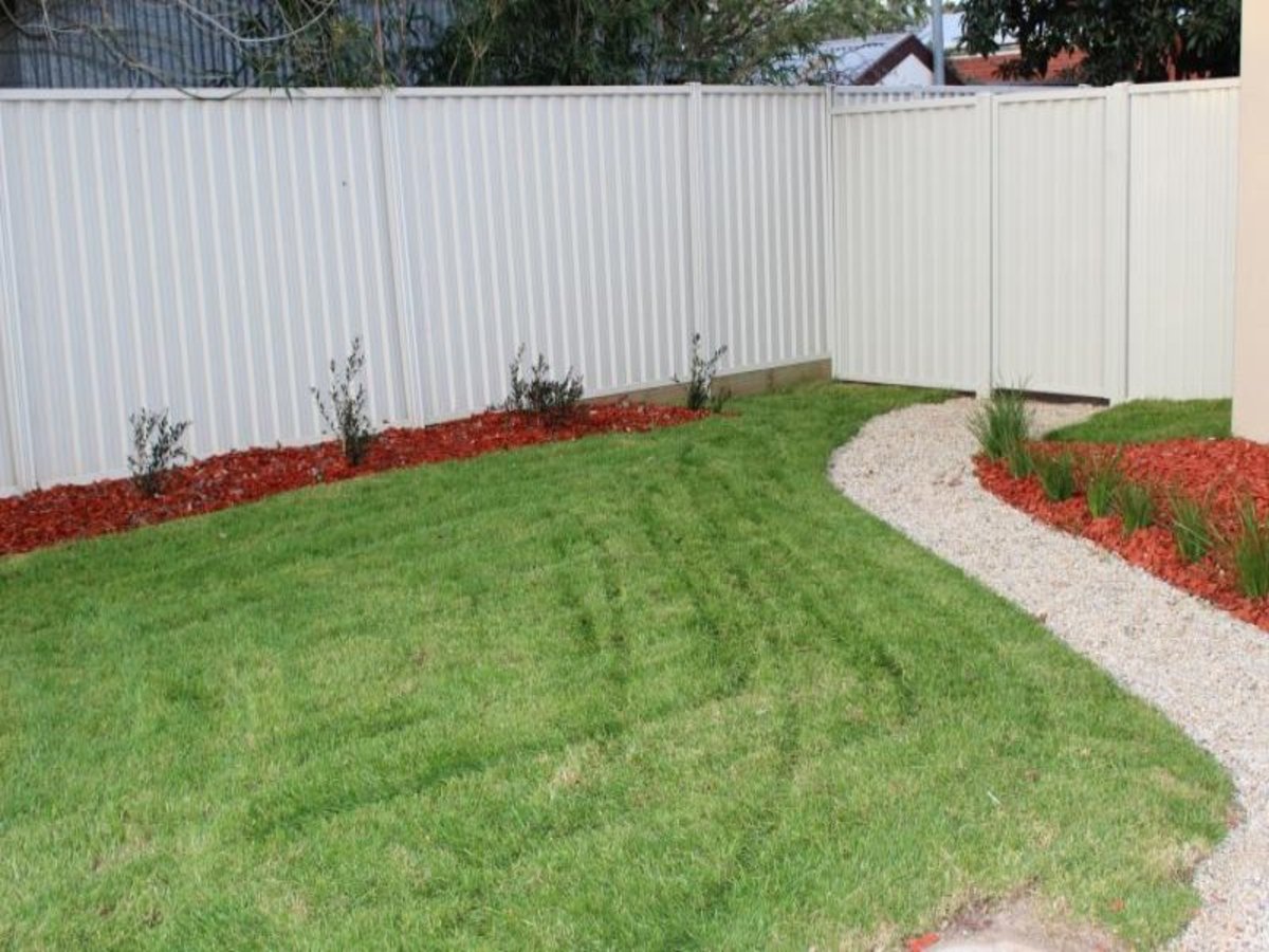 4 / 2 Lily Street, Violet Town