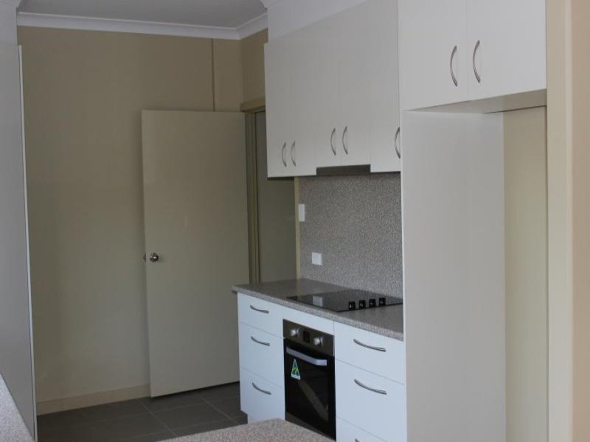 3 / 2 Lily Street, Violet Town