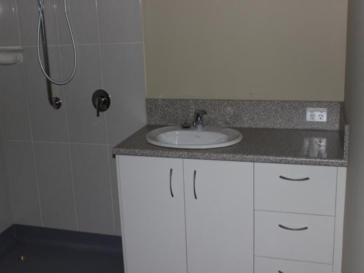 3 / 2 Lily Street, Violet Town