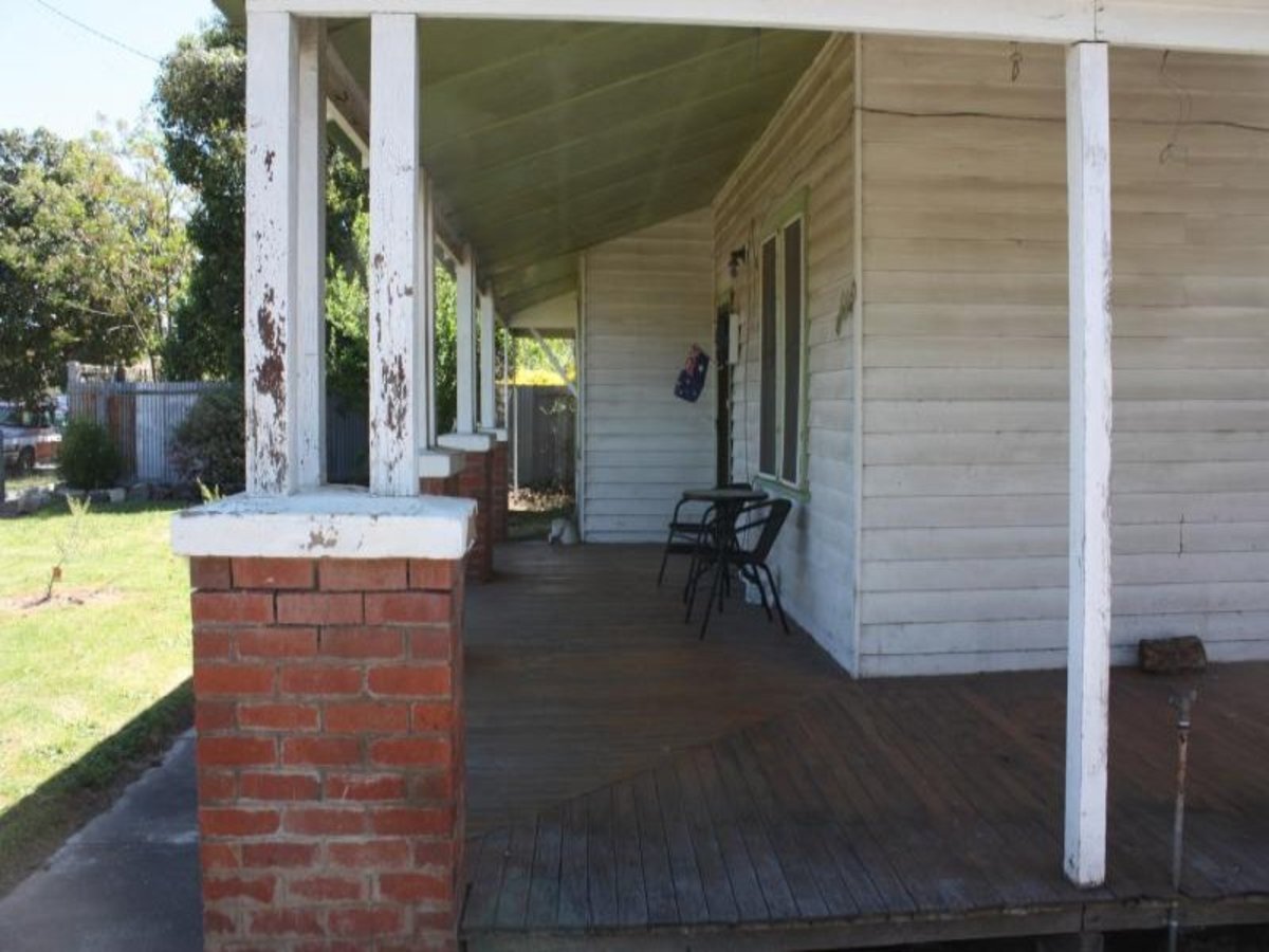64 Bridge Street, Benalla