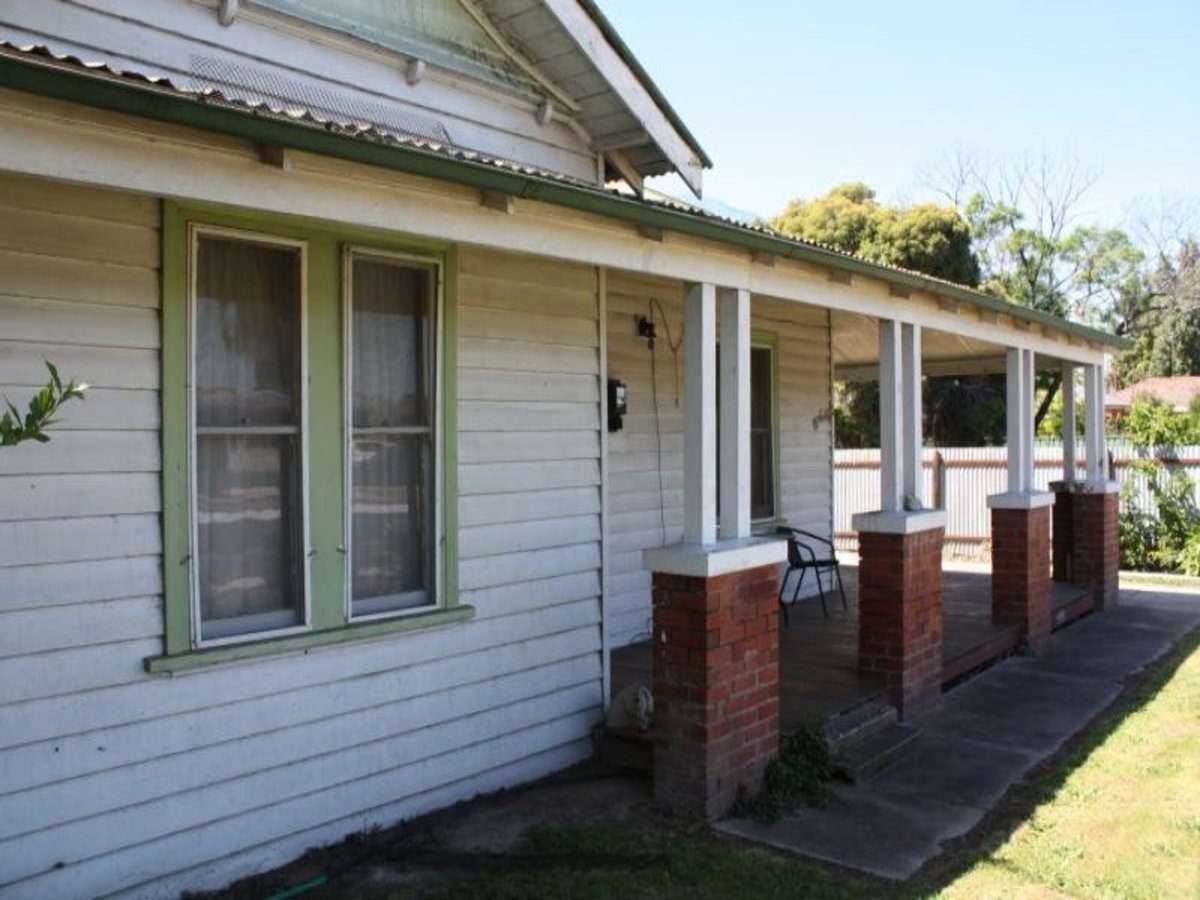 64 Bridge Street, Benalla