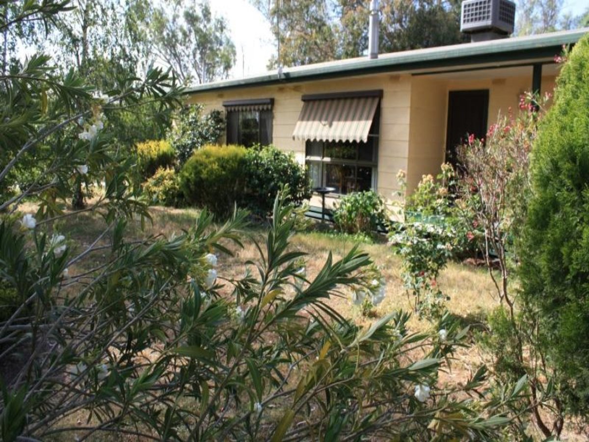 18 Tulip Street, Violet Town