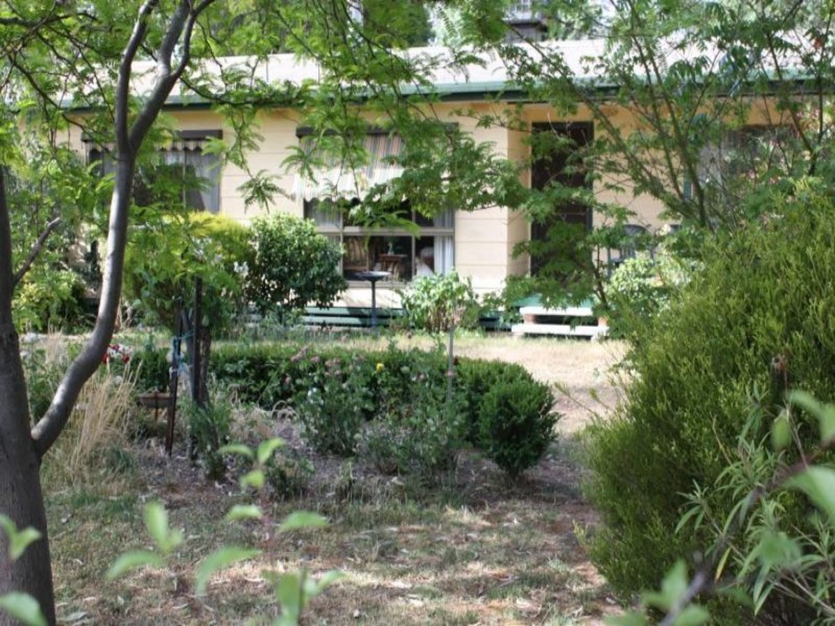 18 Tulip Street, Violet Town