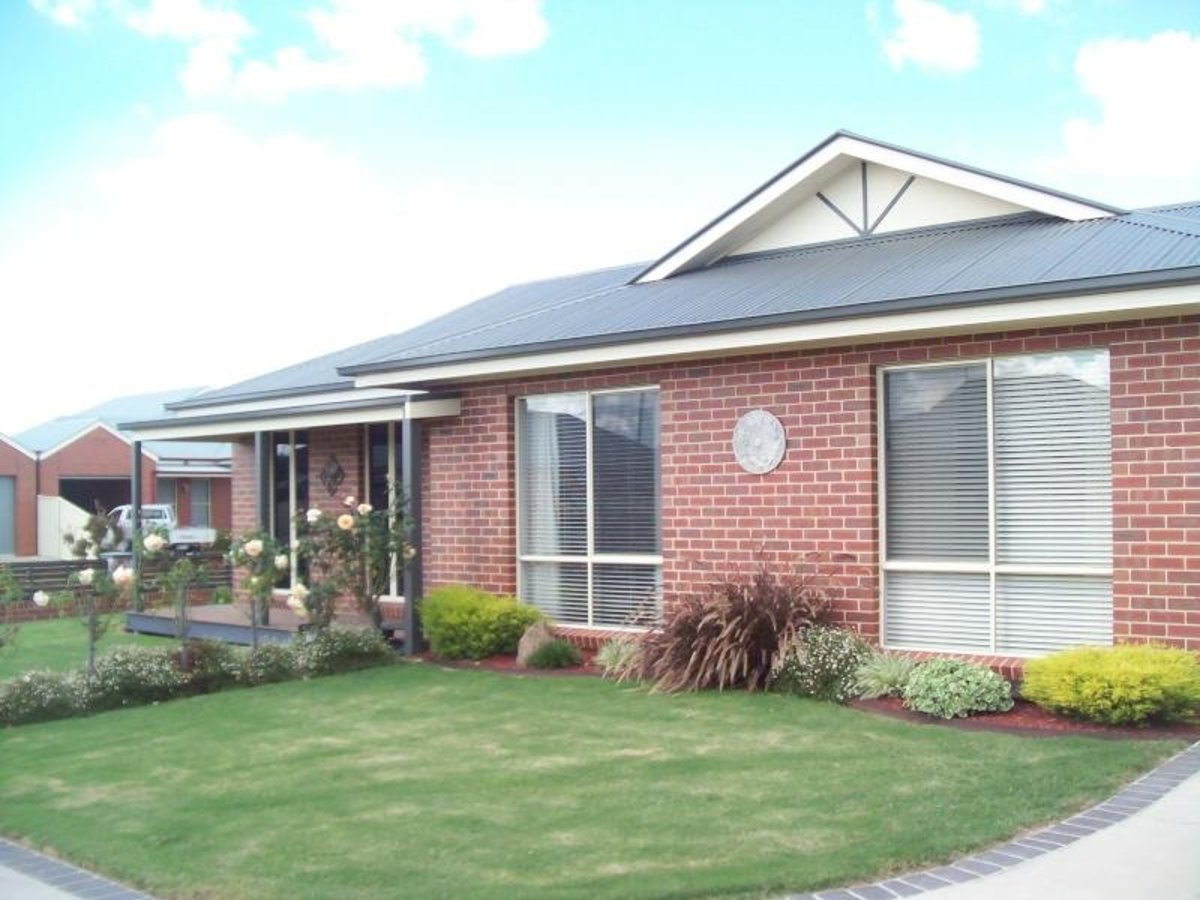 1 / 12 Wattletree Grove, Benalla