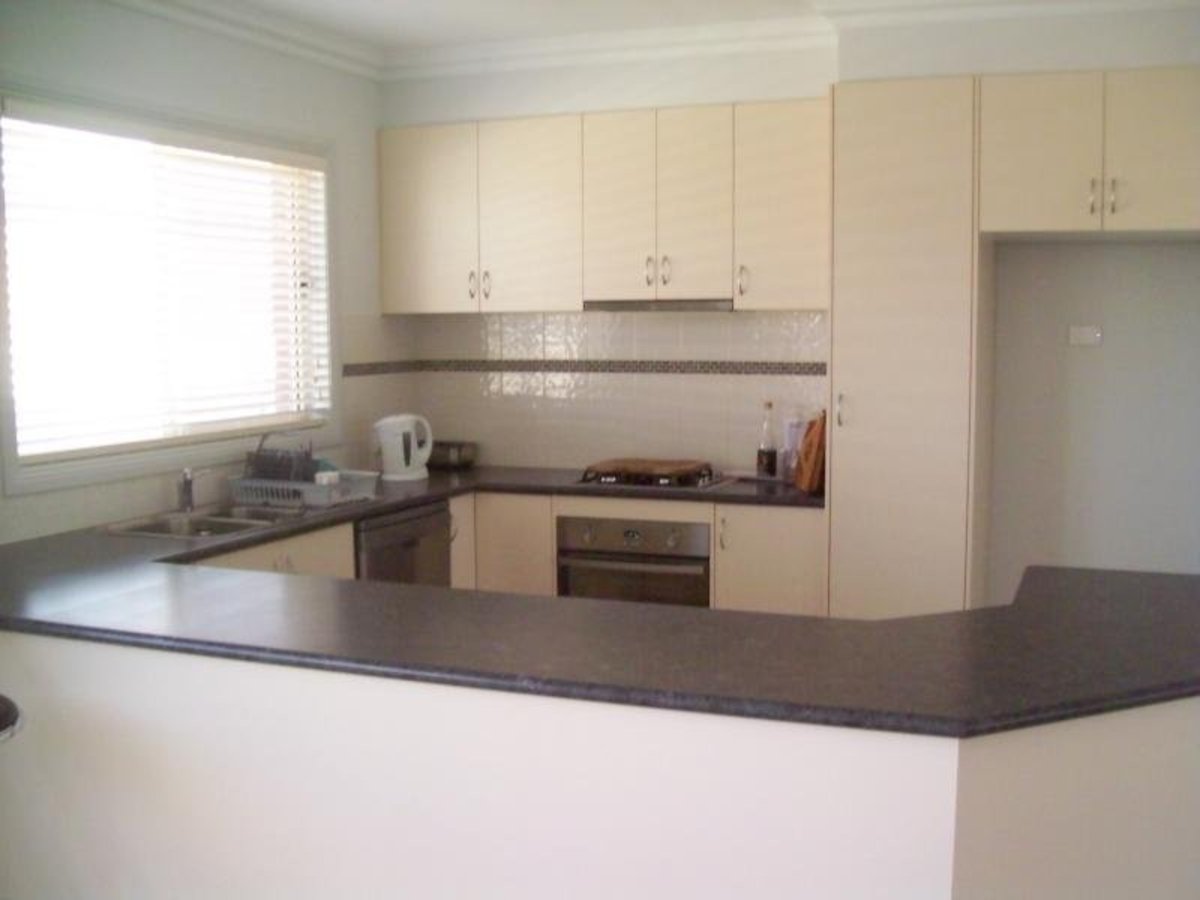 1 / 12 Wattletree Grove, Benalla