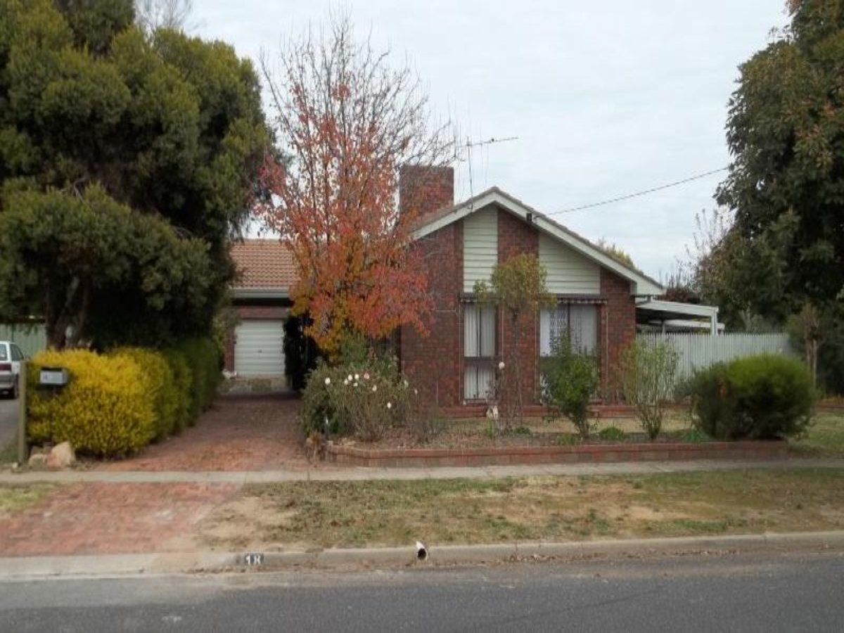 18 Perth Street, Benalla