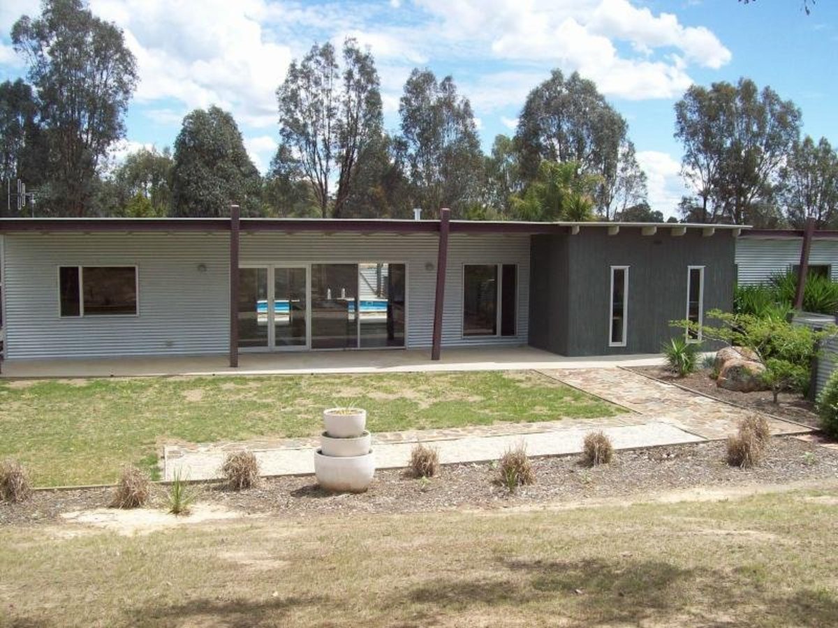 50 Murrays Road, Benalla