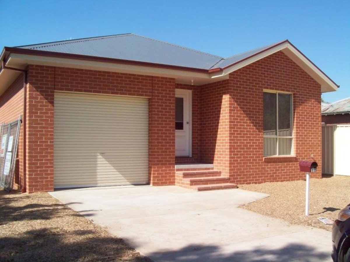 17 Goomalibee Street, Benalla