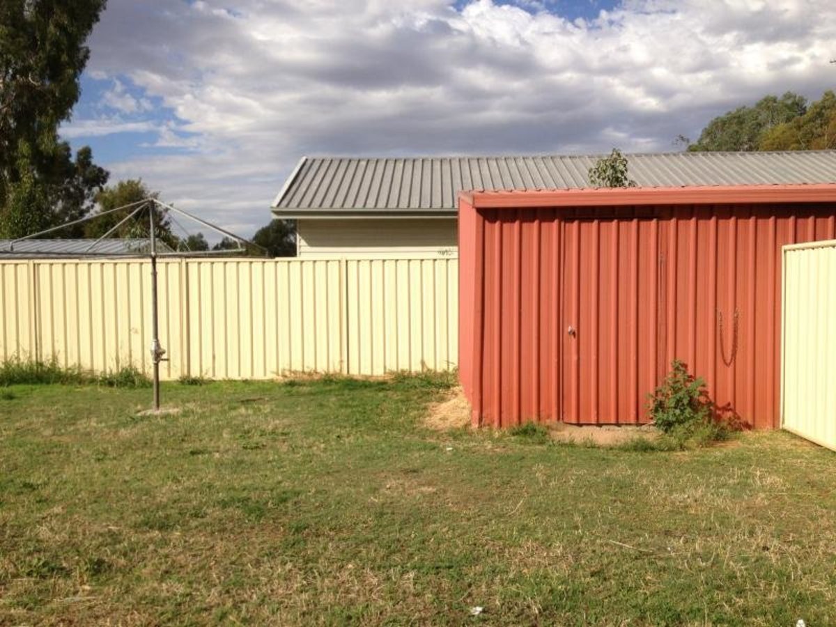 4 Graves Street, Violet Town
