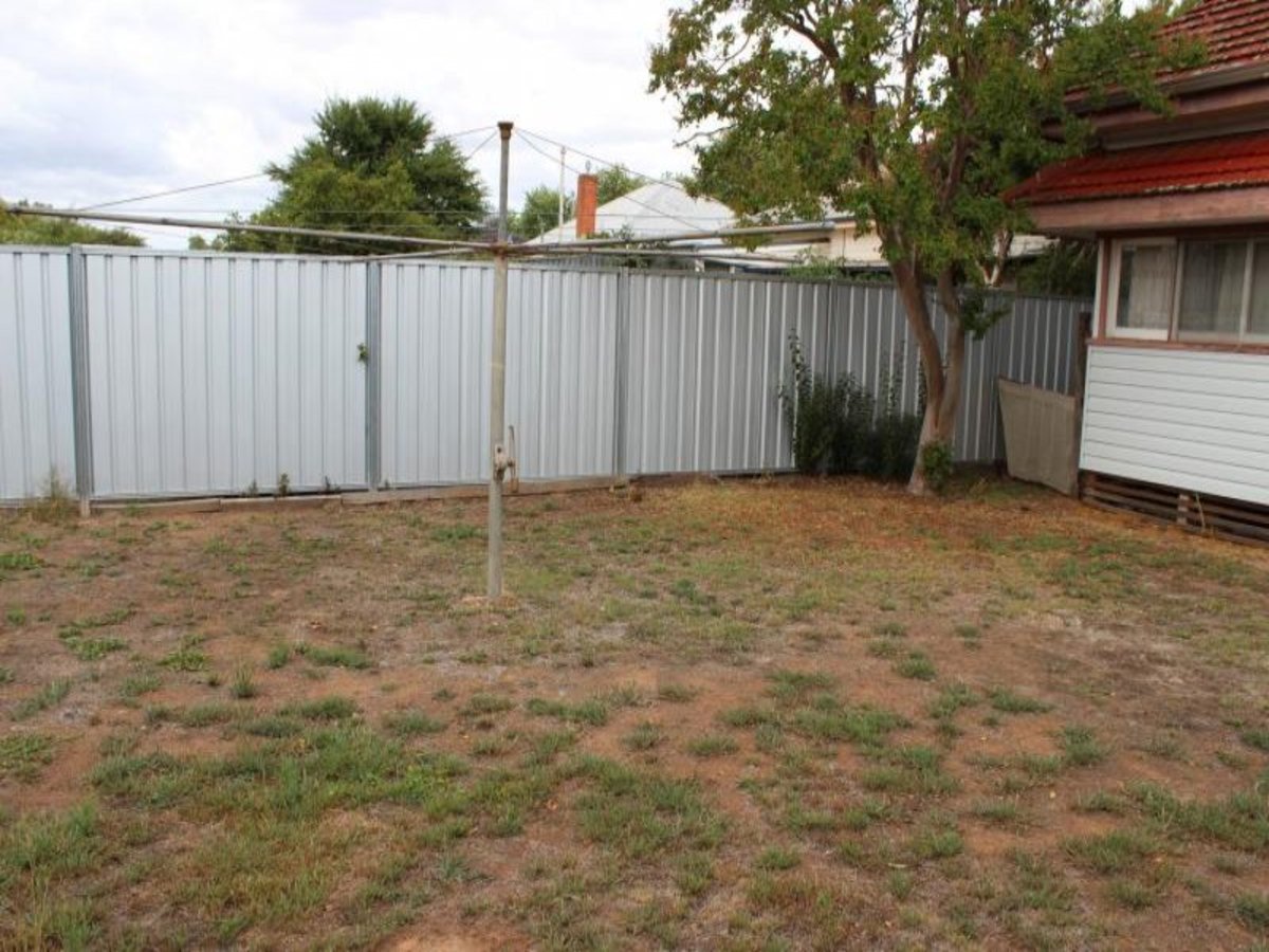 16 Crofton Street, Benalla