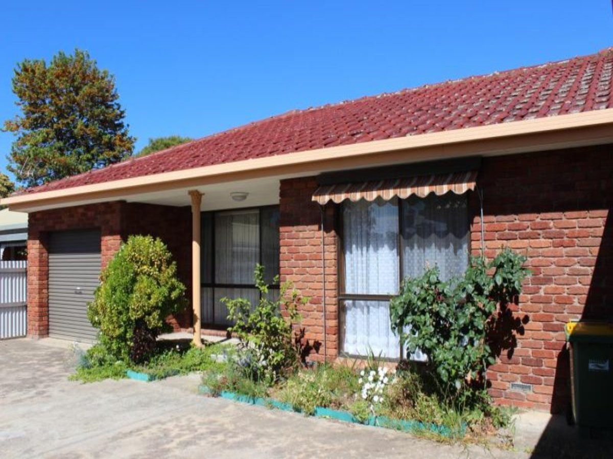 2 / 96 Clarke Street, Benalla