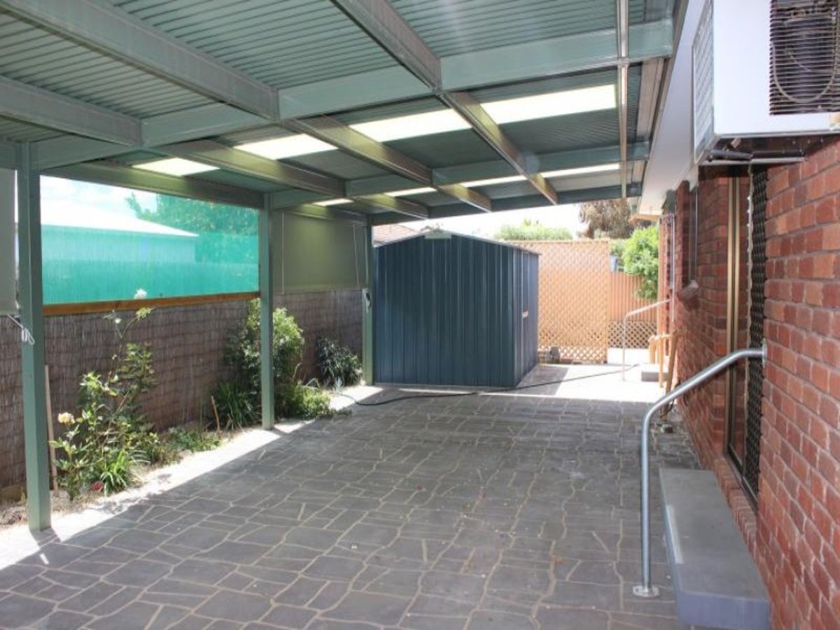 2 / 96 Clarke Street, Benalla