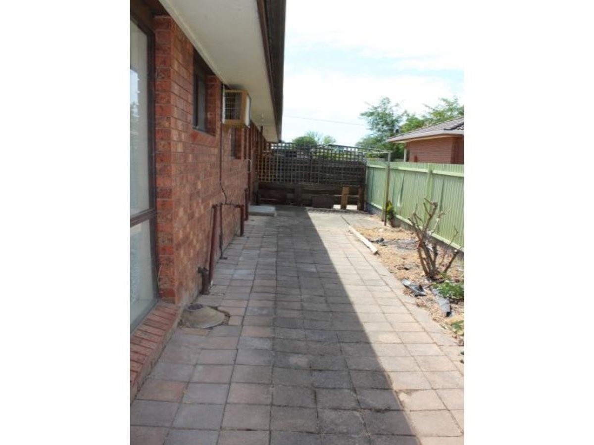 2 / 16 Killena Street, Benalla