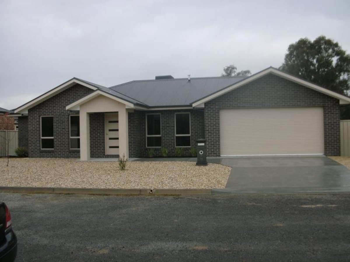 2 / 14 Fraser Street, Benalla