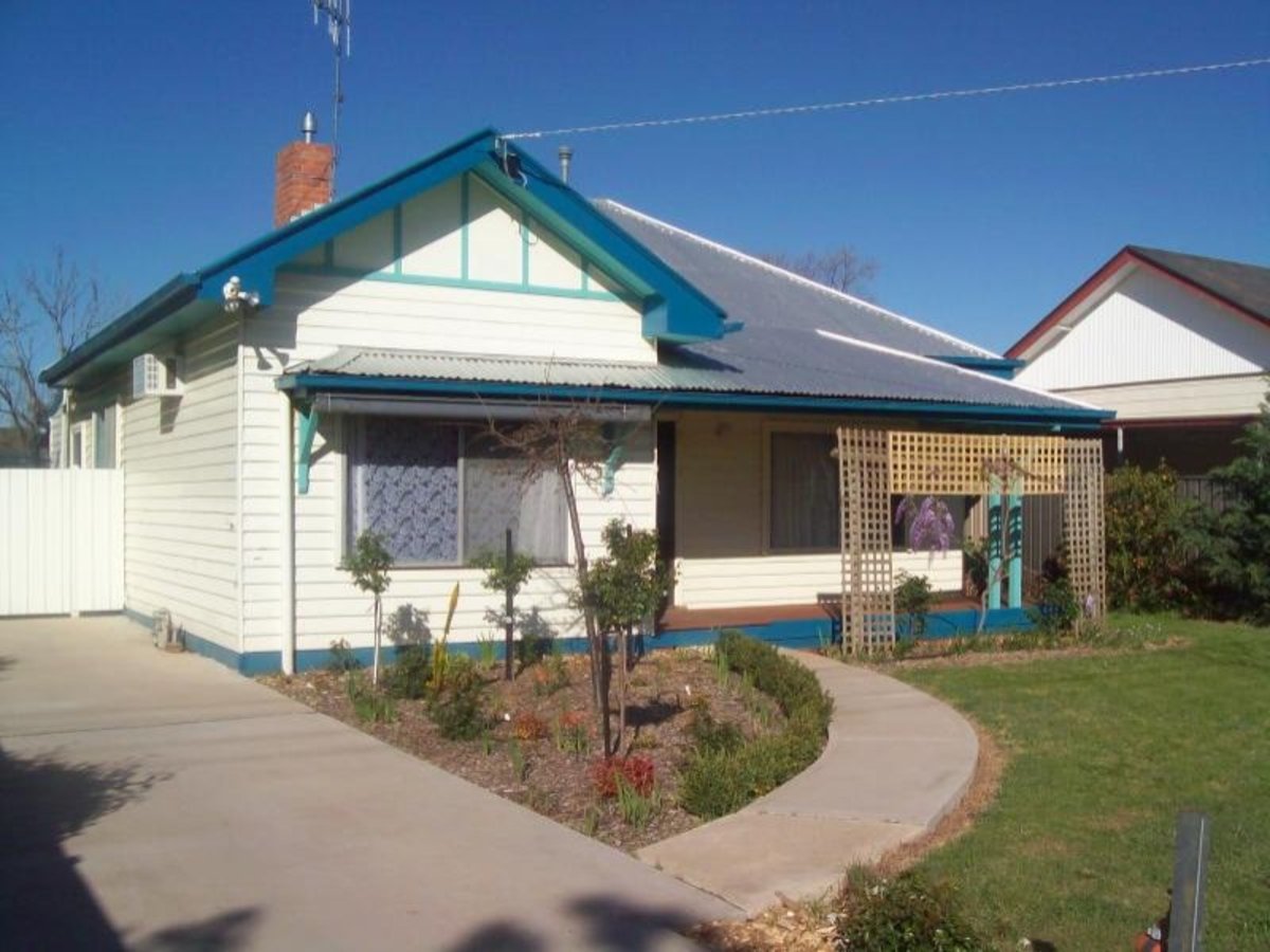 25 Charles Street, Benalla