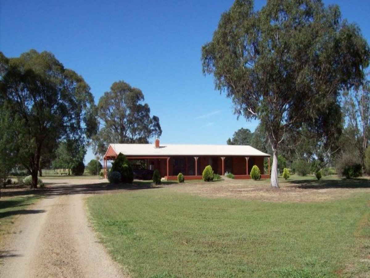 196 Hunter Road, Benalla