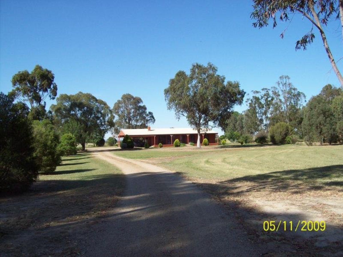 196 Hunter Road, Benalla