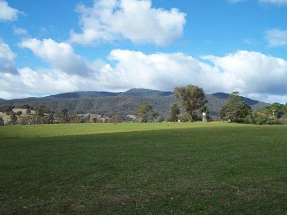 3305 Midland Highway, Benalla