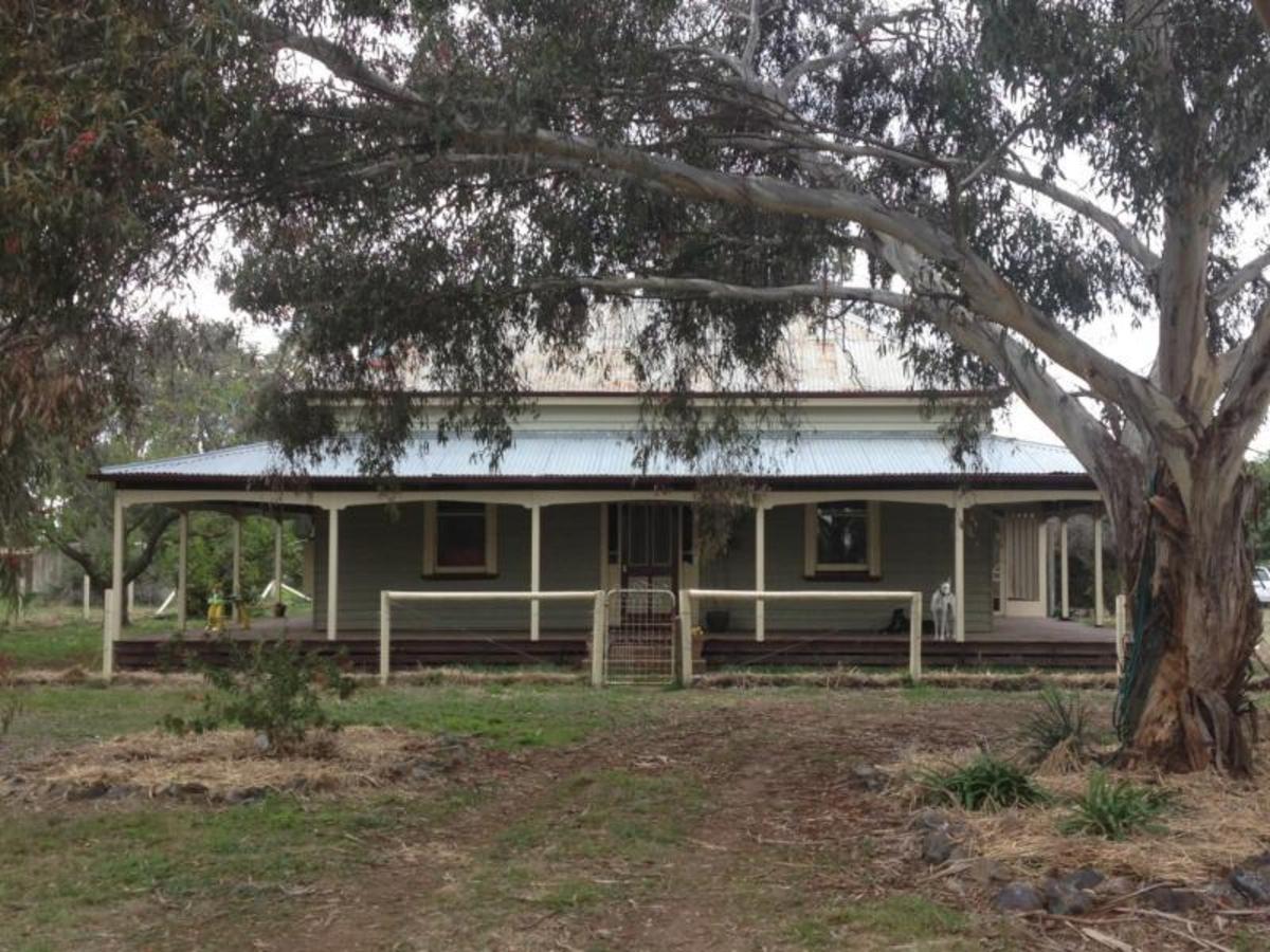 Benalla Road, Benalla