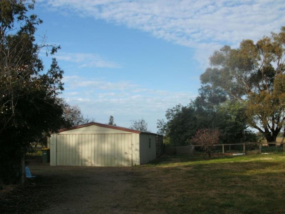 Benalla Road, Benalla