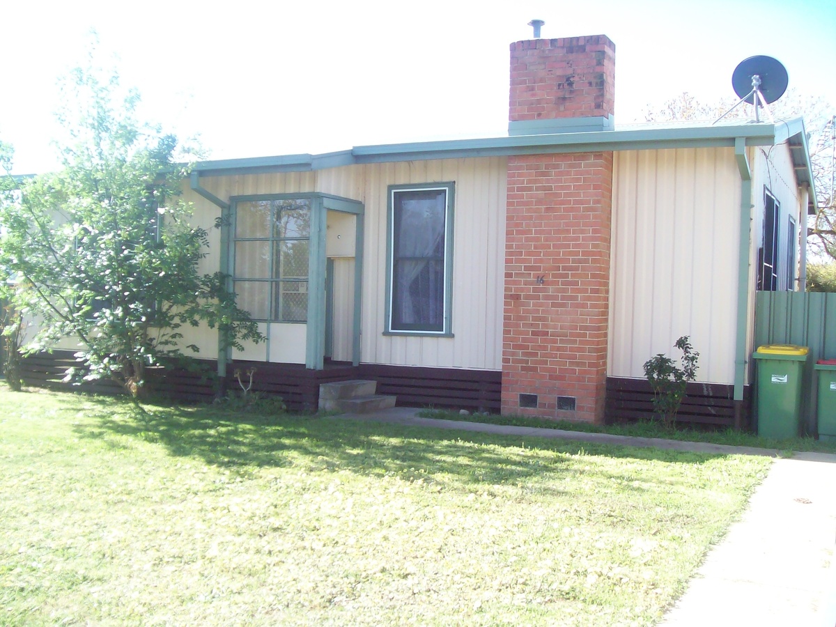 16 Russell Street, Benalla