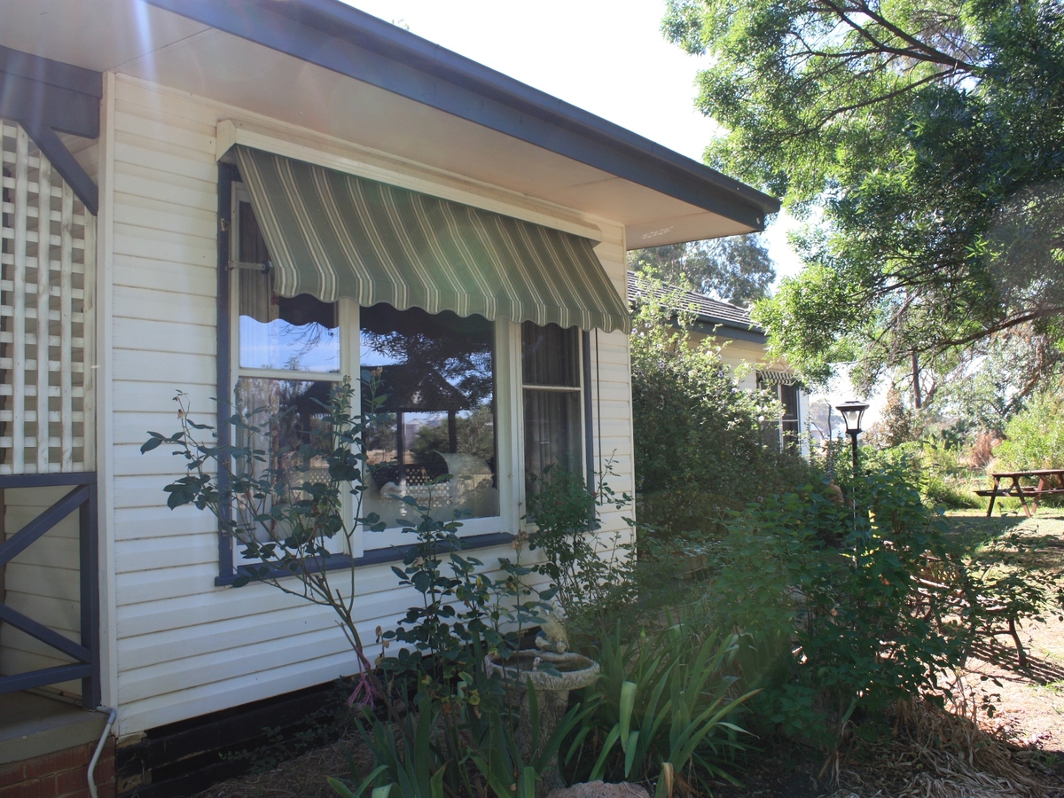 1542 Dookie Devenish Road, Devenish
