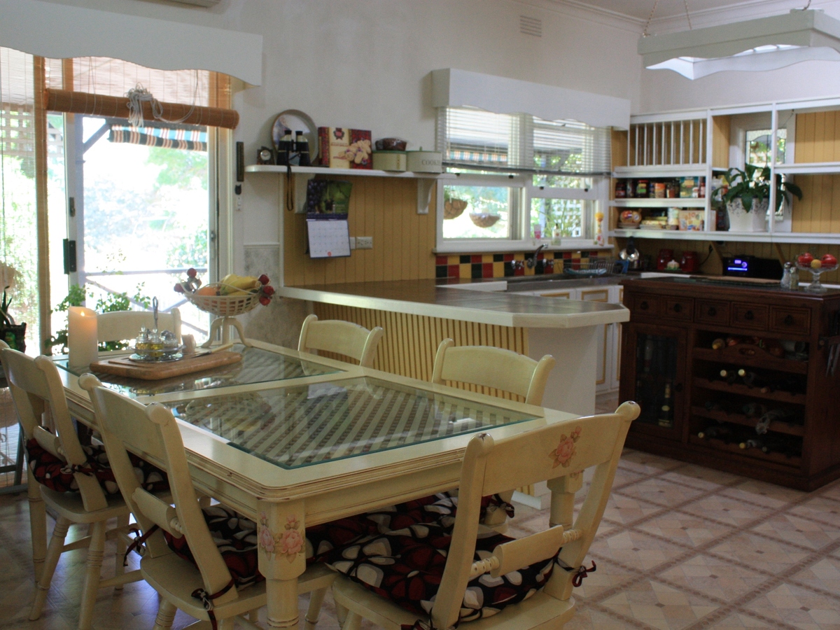 1542 Dookie Devenish Road, Devenish