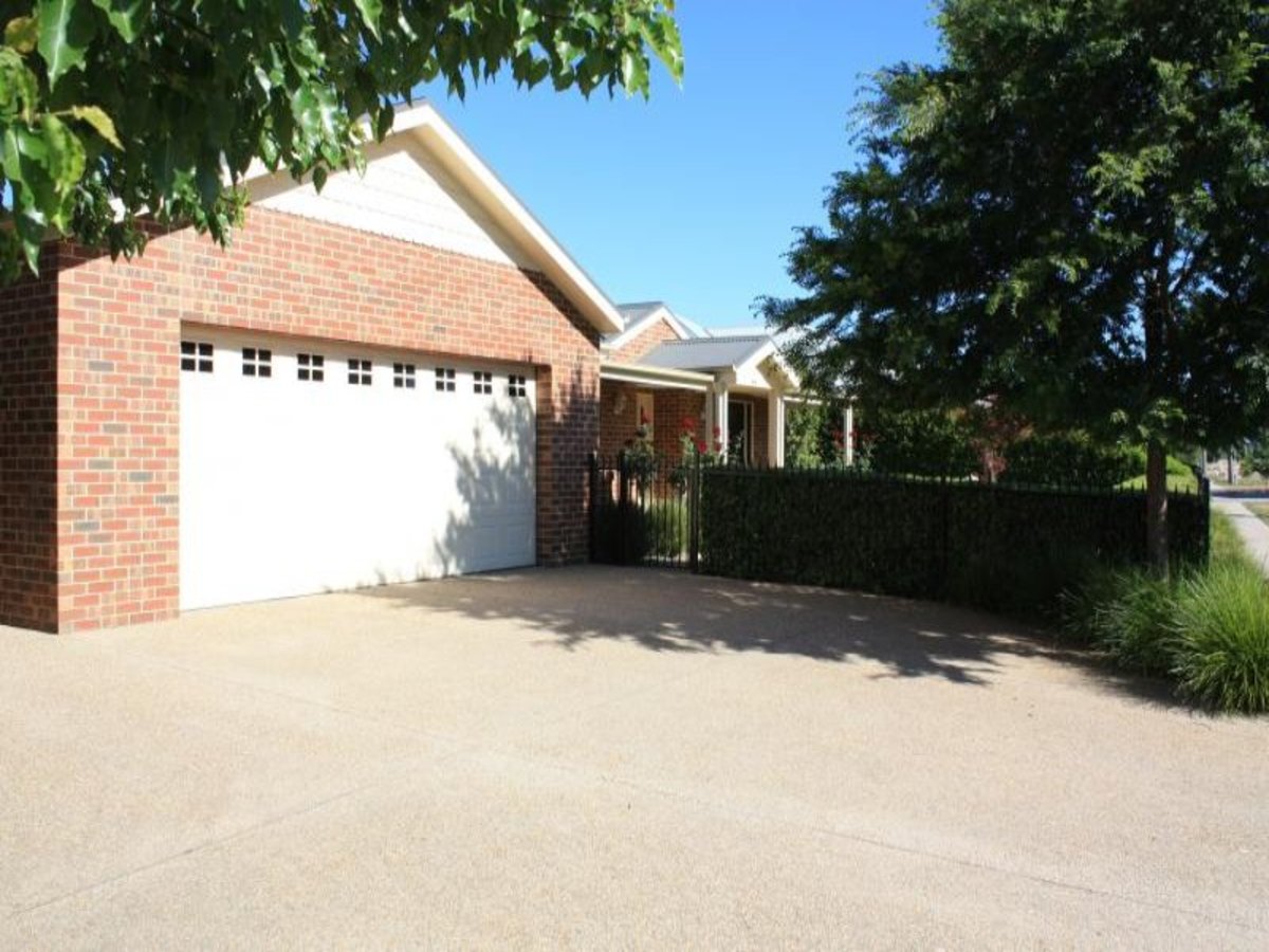 19 Olivers Road, Benalla