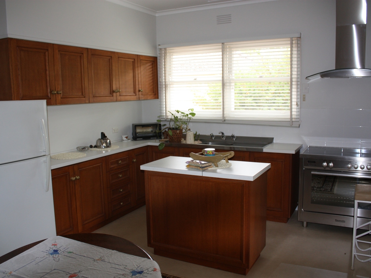 10 Amos Avenue, Benalla