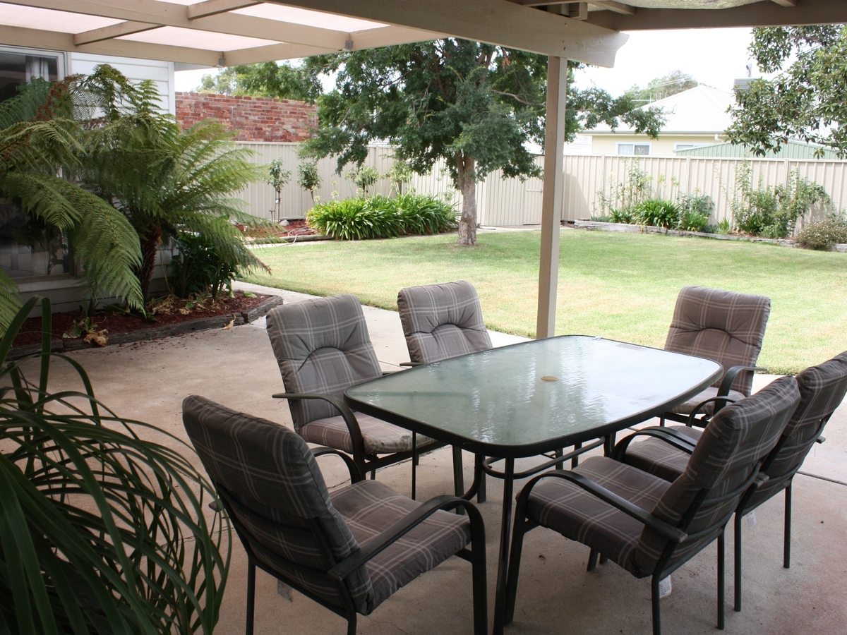 9 Tomkins Parade, Benalla