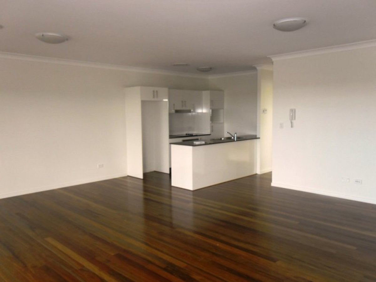 5 / 16 Hartigan Close, Belmont