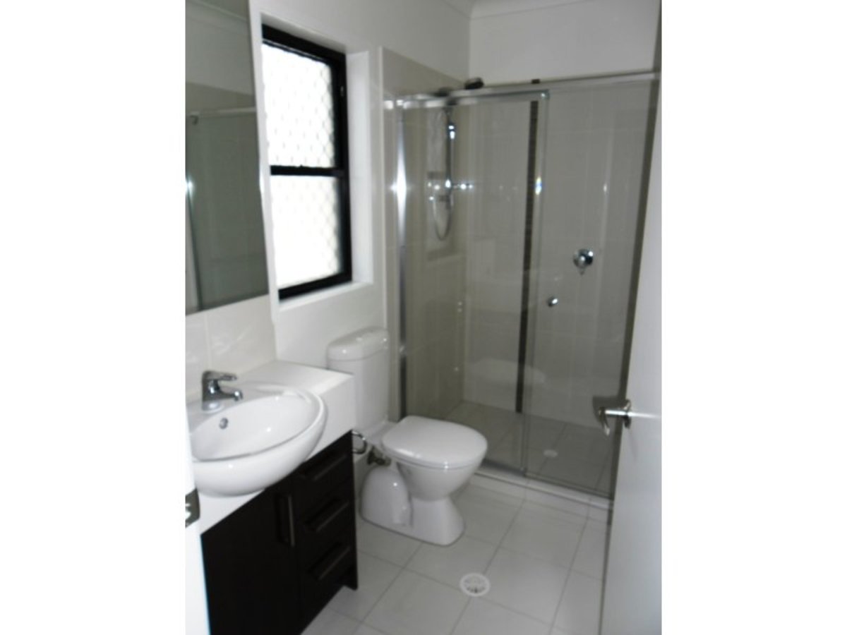 11 / 16 Hartingan Close, Belmont