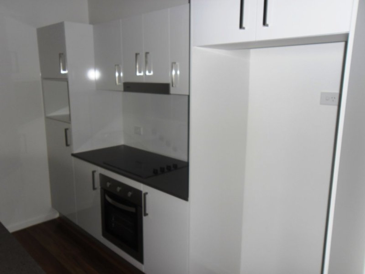 8 / 16 hARTIGAN cLOSE, Belmont